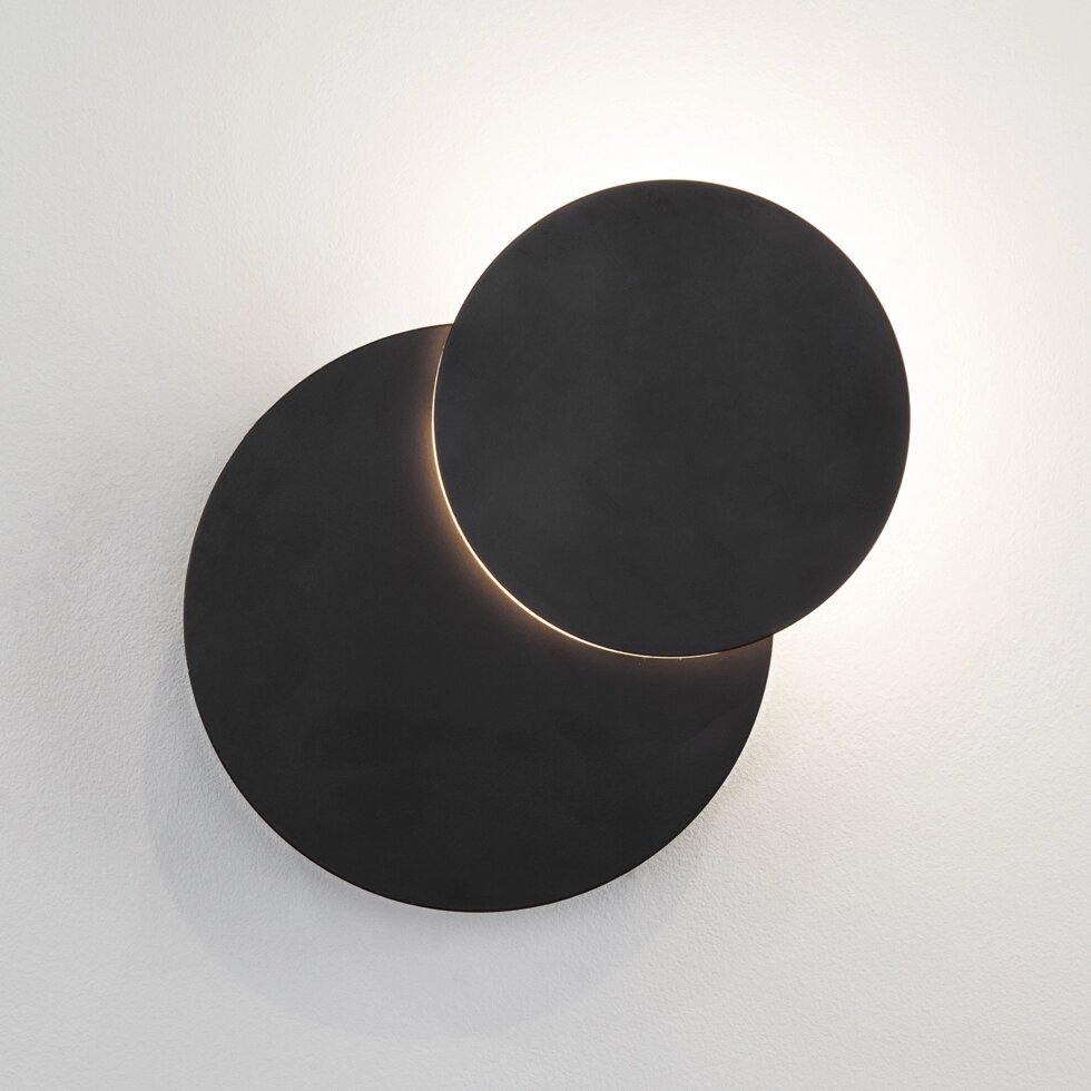 Настенный светодиодный светильник 40135/1 черный от компании ФЕРОСВЕТ - фото 1