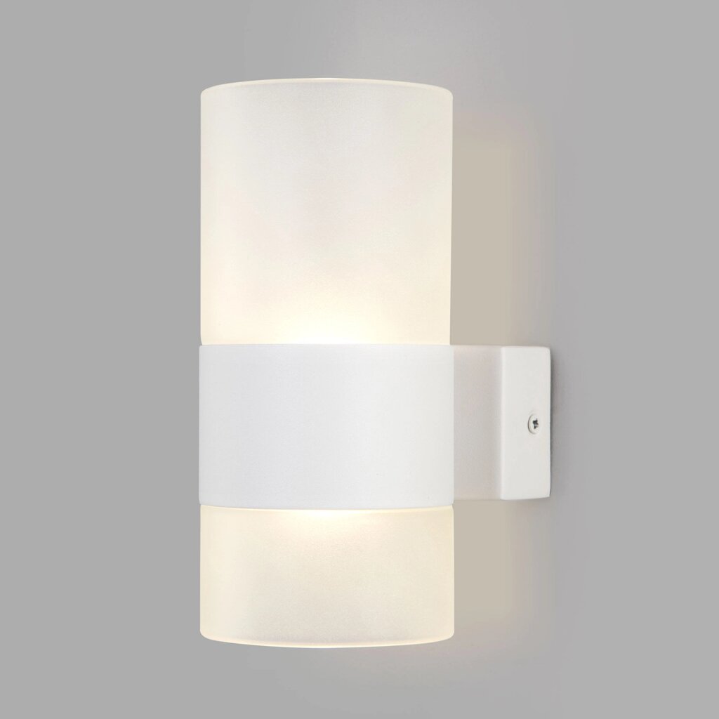 Настенный светодиодный светильник со стеклянным плафоном 40021/1 LED белый/матовый от компании ФЕРОСВЕТ - фото 1
