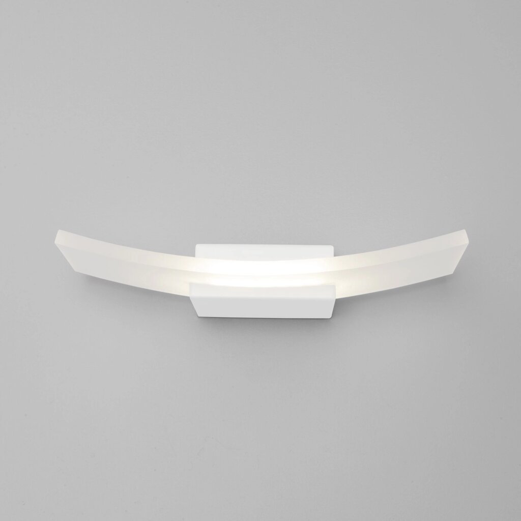 Настенный светодиодный светильник в стиле минимализм 40152/1 LED белый от компании ФЕРОСВЕТ - фото 1