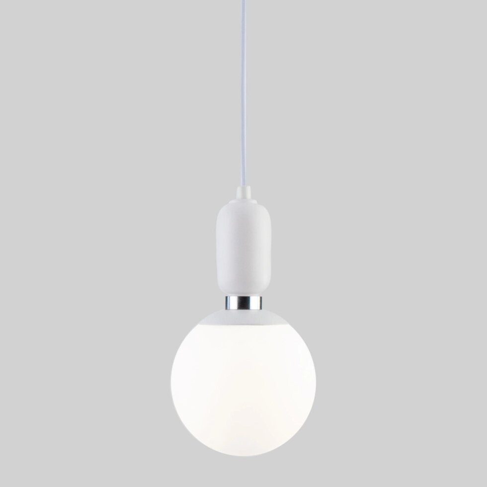 Подвесной светильник со стеклянным плафоном 50151/1 белый от компании ФЕРОСВЕТ - фото 1