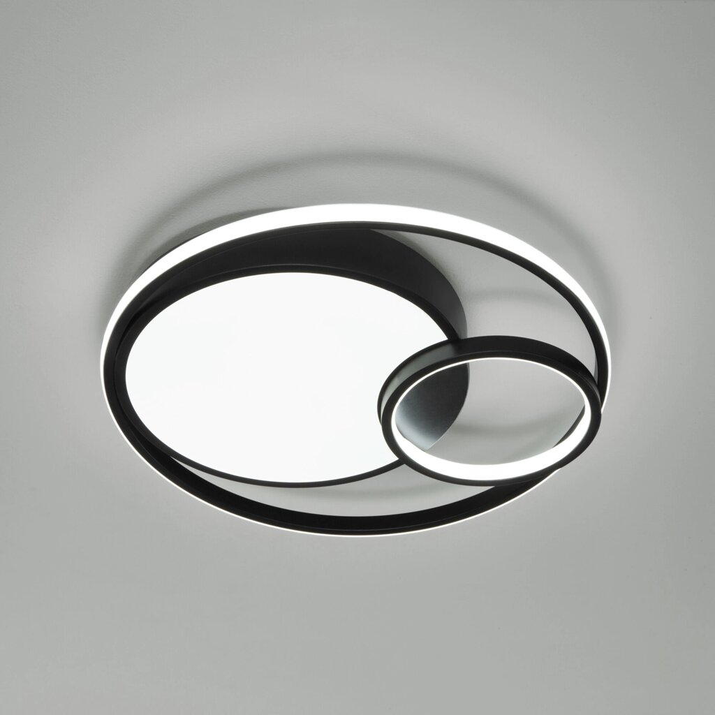 Потолочный светодиодный светильник с регулировкой яркости и цветовой температуры 90254/1 черный от компании ФЕРОСВЕТ - фото 1
