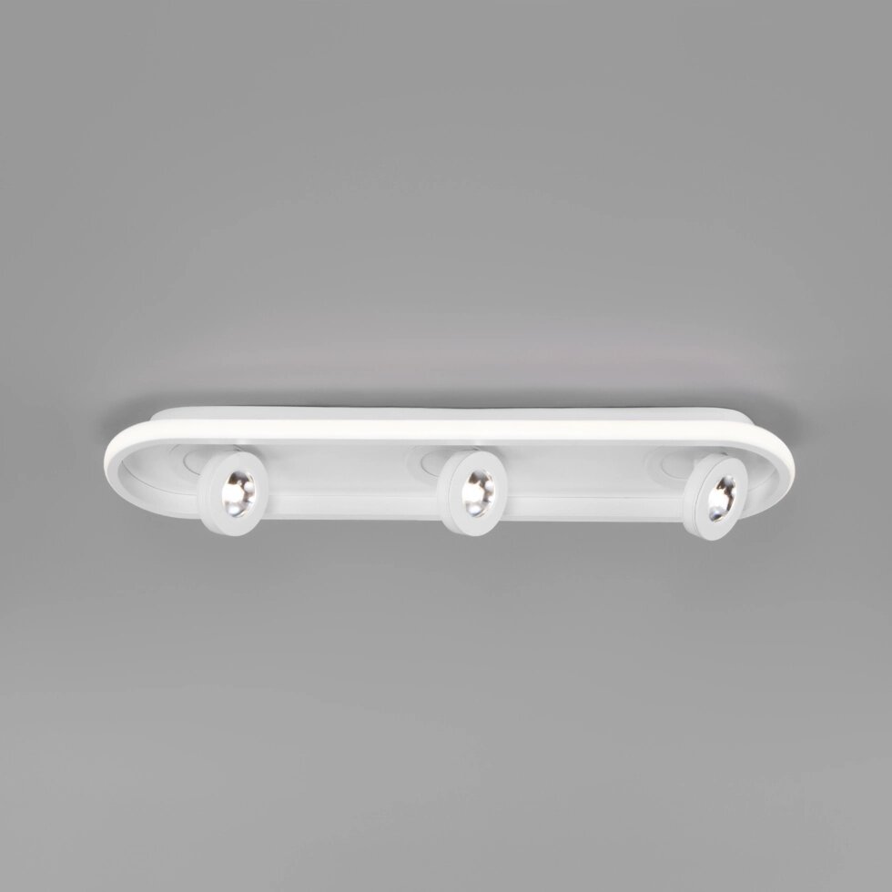 Потолочный светодиодный светильник в стиле лофт 20123/3 LED белый от компании ФЕРОСВЕТ - фото 1