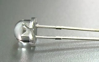 Светодиод ARL2-5053UWC-1.2cd (ANR, 4,8mm (круглый; CAP)) от компании ФЕРОСВЕТ - фото 1