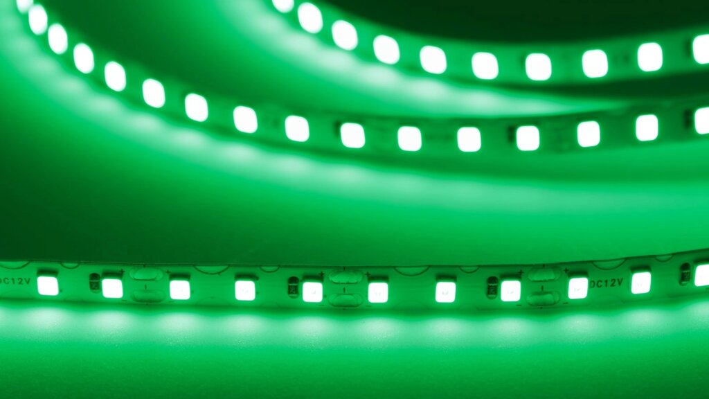 Светодиодная лента S-образная 2835, 120led/m, green, 12V, IP20, BA4 DELCI от компании ФЕРОСВЕТ - фото 1