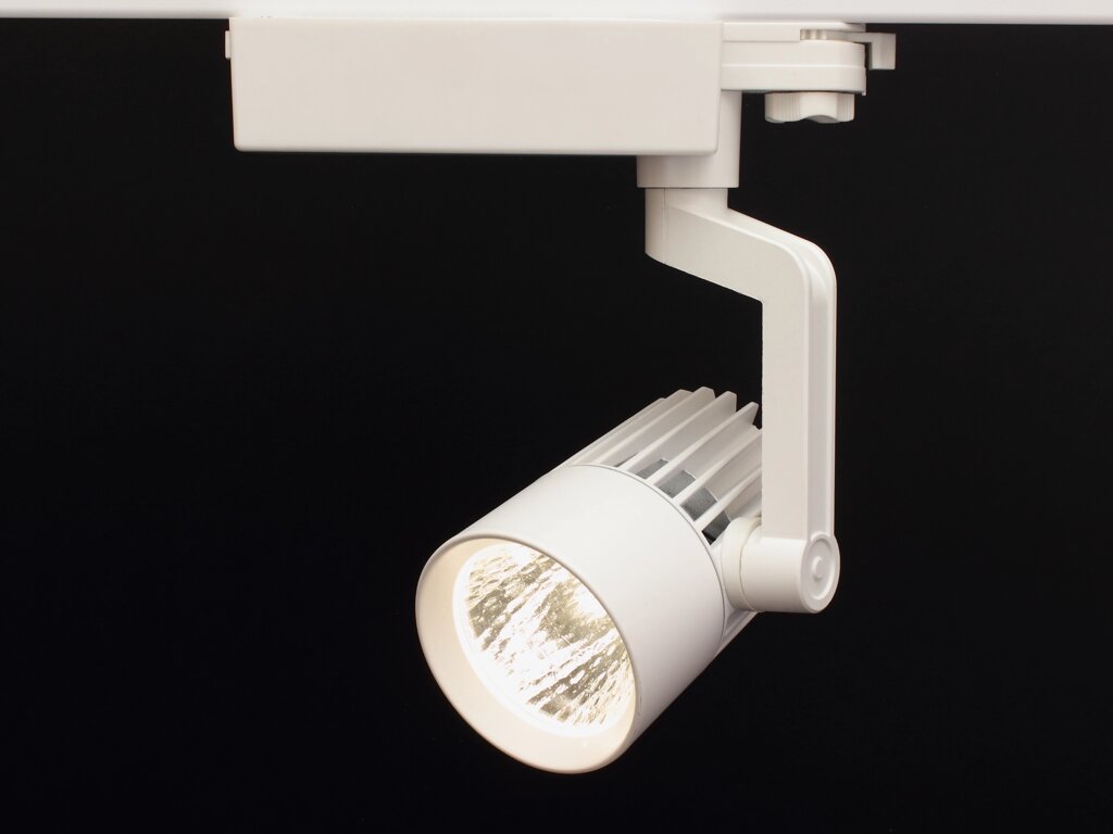 Светодиодный светильник трековый GDD-147 4L 4L23 (20W, day white) DELCI от компании ФЕРОСВЕТ - фото 1
