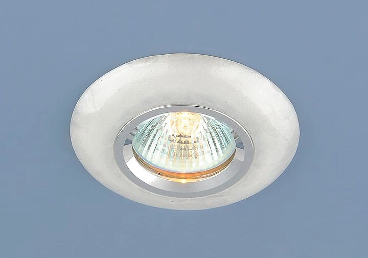Точечный светильник из искусственного камня 6061 MR16 WH белый от компании ФЕРОСВЕТ - фото 1