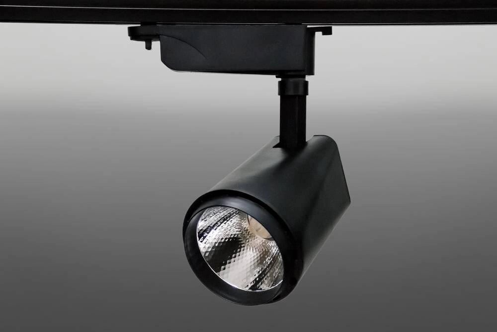 Трековый светодиодный светильник Track-101 (220V, черный корпус, 20W, однофазный) от компании ФЕРОСВЕТ - фото 1