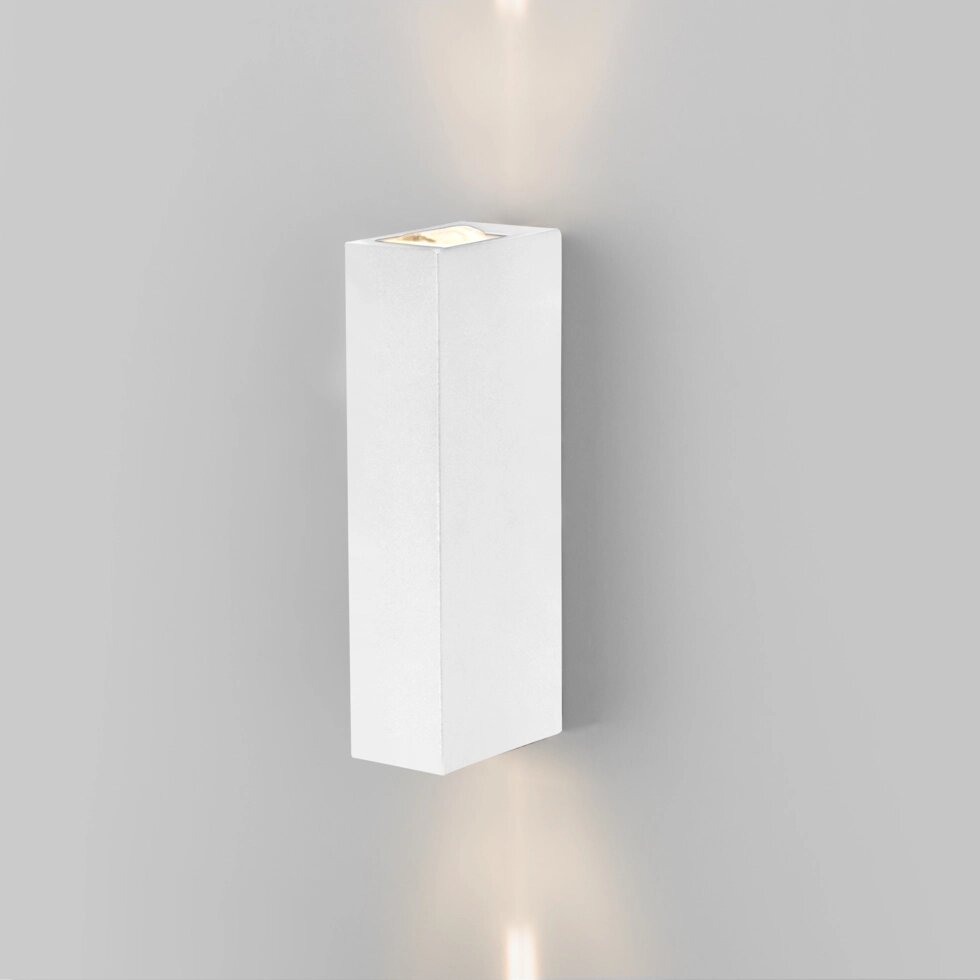 Уличный настенный светодиодный светильник Blaze LED IP54 35136/W белый от компании ФЕРОСВЕТ - фото 1