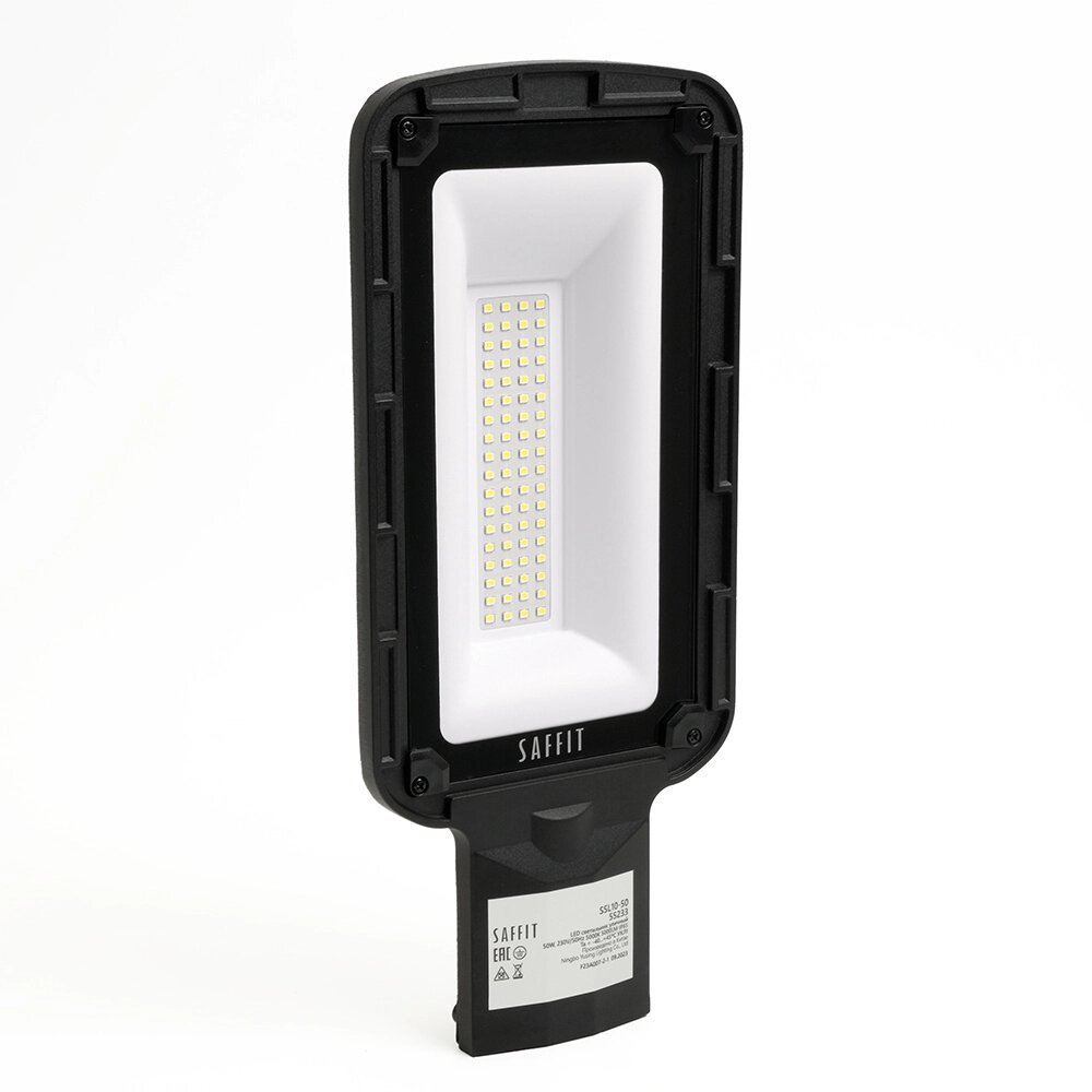 Уличный светильник консольный SAFFIT SSL10-50 от компании ФЕРОСВЕТ - фото 1
