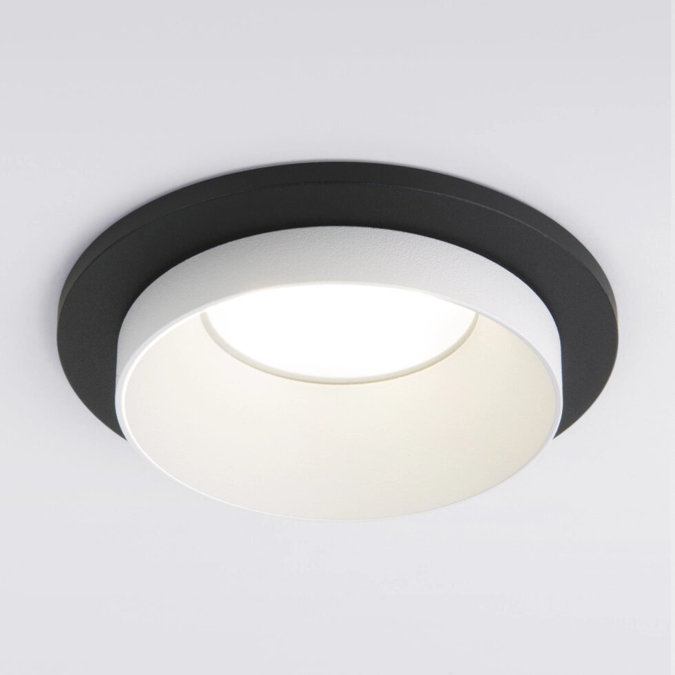 Встраиваемый точечный светильник 114 MR16 белый/черный от компании ФЕРОСВЕТ - фото 1