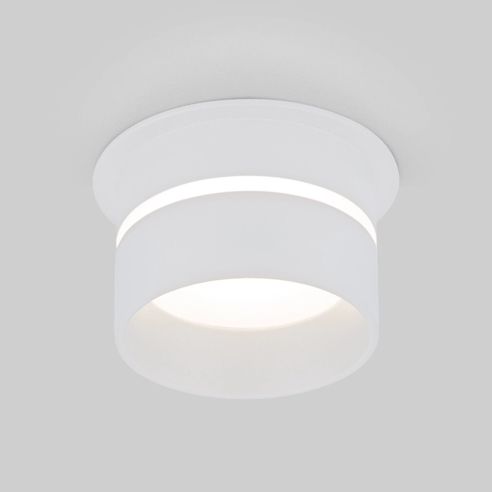 Встраиваемый точечный светильник 6075 MR16 WH белый от компании ФЕРОСВЕТ - фото 1