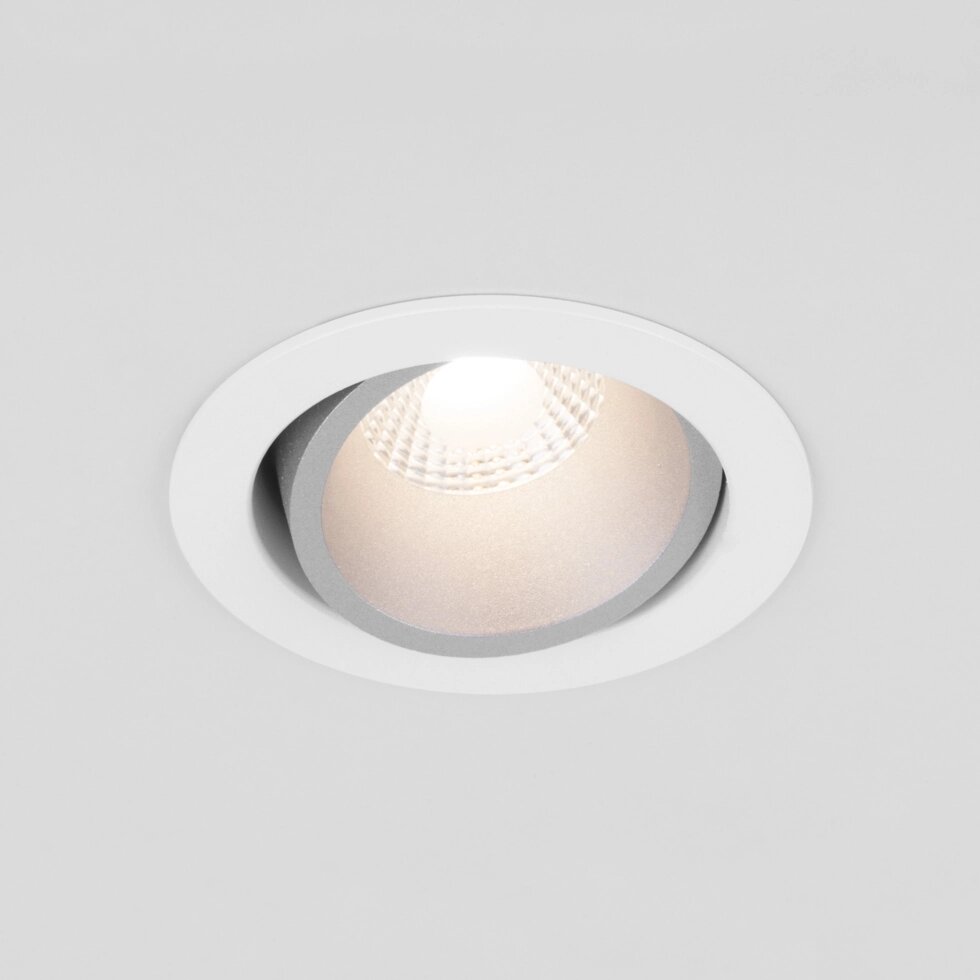 Встраиваемый точечный светодиодный светильник 15267/LED 7W 4200K белый/серебро от компании ФЕРОСВЕТ - фото 1