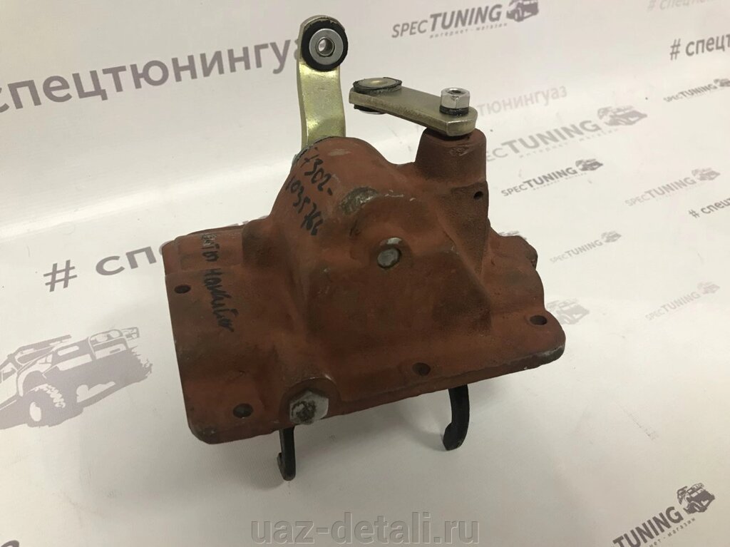 Кпп уаз 452 4-х ступка. Крышка коробки уаз буханка 4 ступка. Крышка на коробку уаз буханка. Крышка кпп переключения уаз 452. Крышка коробки передач уаз 452.