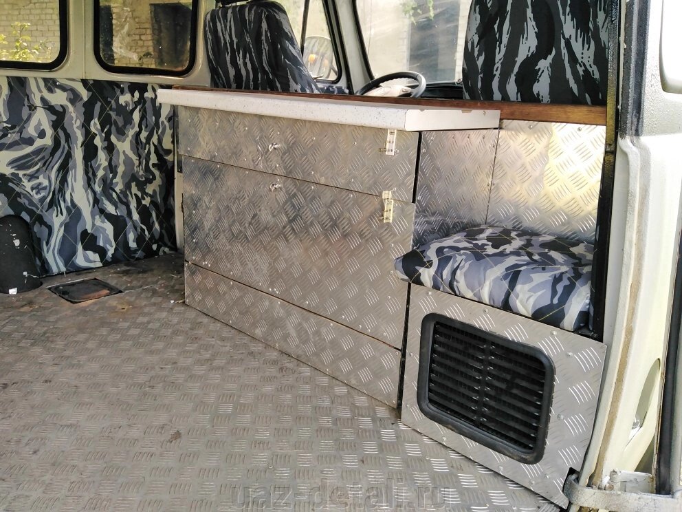 Стол-тумба в алюминиевой обшивке УАЗ 452, Буханка (с ящиками) от компании УАЗ Детали - магазин запчастей и тюнинга на УАЗ - фото 1