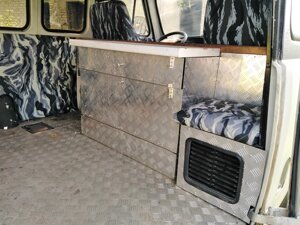Стол-тумба в алюминиевой обшивке УАЗ 452, Буханка (с ящиками)