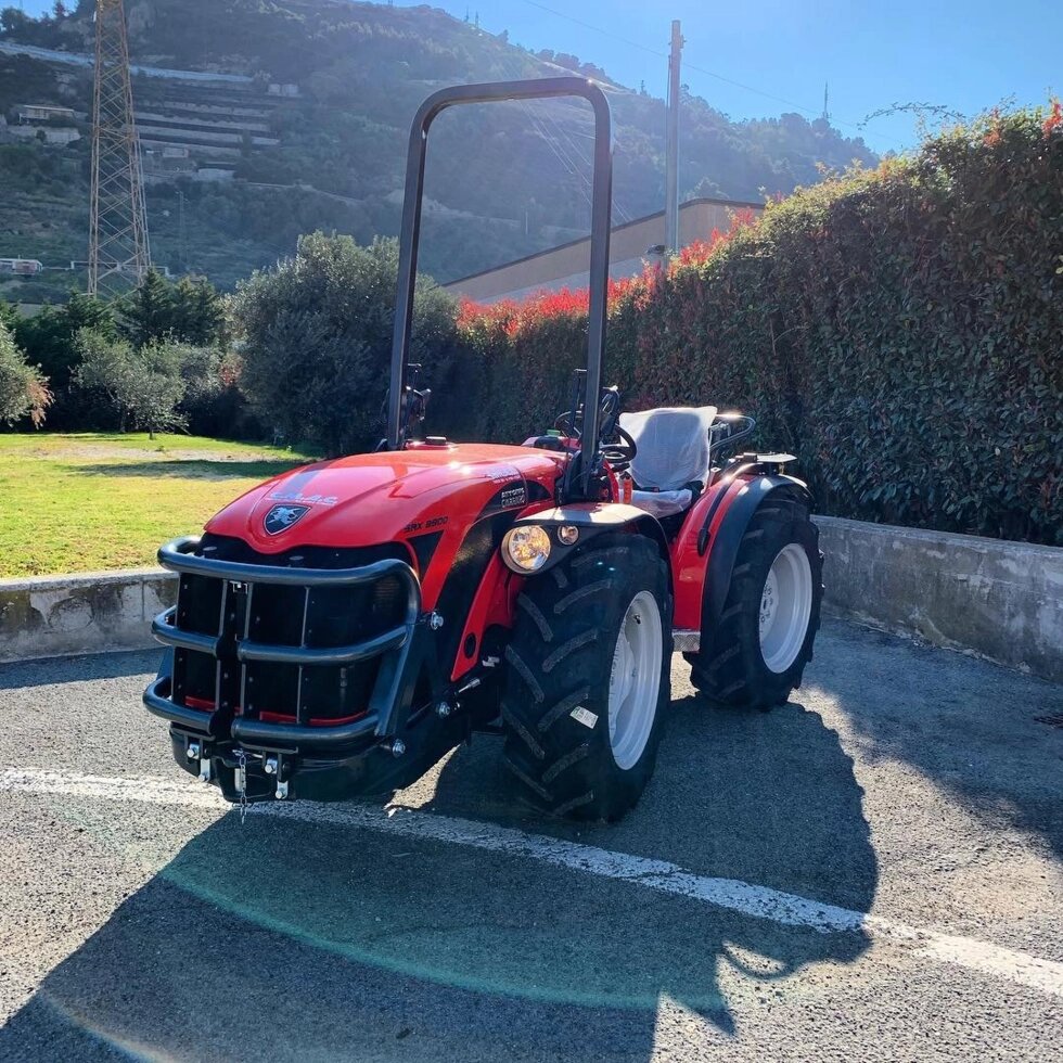Итальянский трактор Antonio Carraro SRX 9800 без кабины от компании Tractor People - фото 1