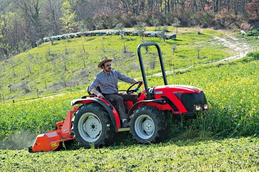 Итальянский трактор Antonio Carraro Tigre 4400F от компании Tractor People - фото 1