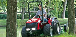 Итальянский трактор Antonio Carraro Tigre 4400F для садов