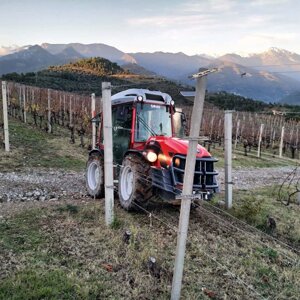 Итальянский трактор Antonio Carraro SRX 7800 с кабиной для садов