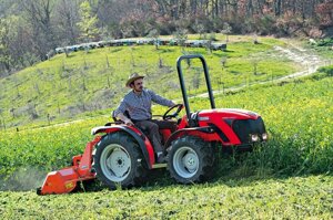 Итальянский трактор Antonio Carraro Tigre 4400F