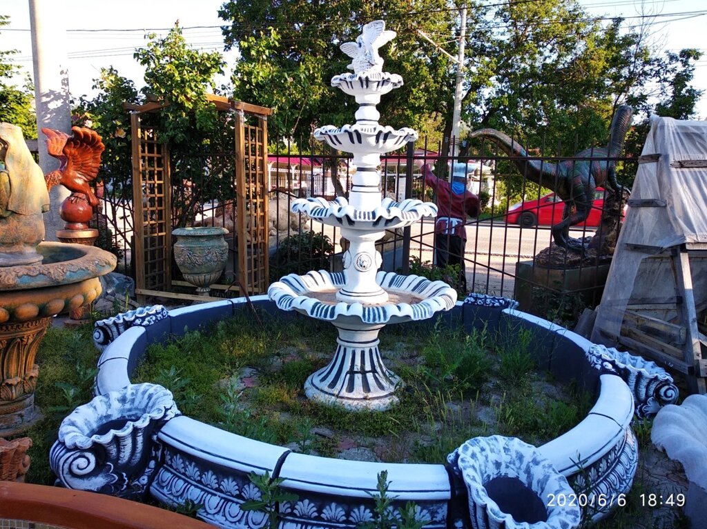 Городской парковый фонтан с бассейном-Голуби. Арт. 6706 от компании КЭУ - фото 1