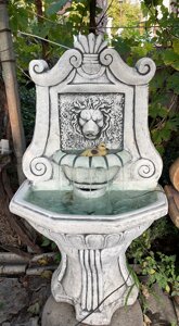 Пристенный фонтан средний с ликом льва