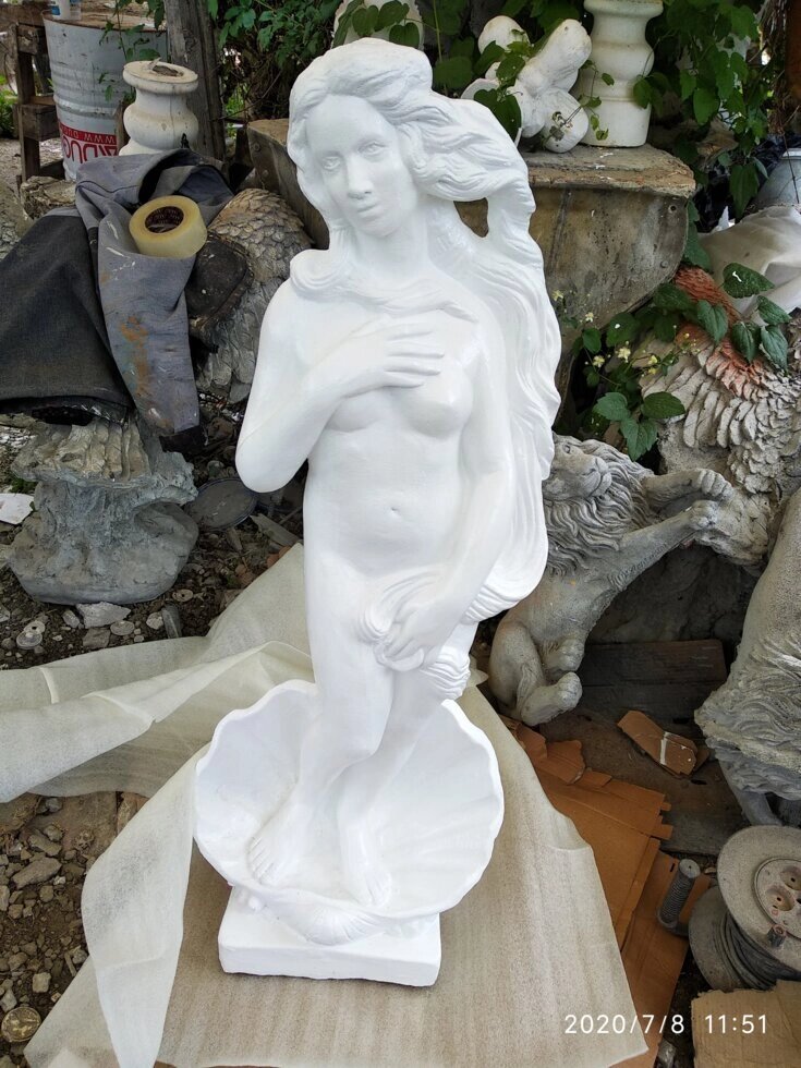 Скульптура бетонная девушка Венера . Арт. 268 от компании КЭУ - фото 1