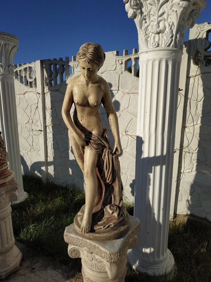 Скульптура садовая -Девушка купальщица. Арт. 267 от компании КЭУ - фото 1