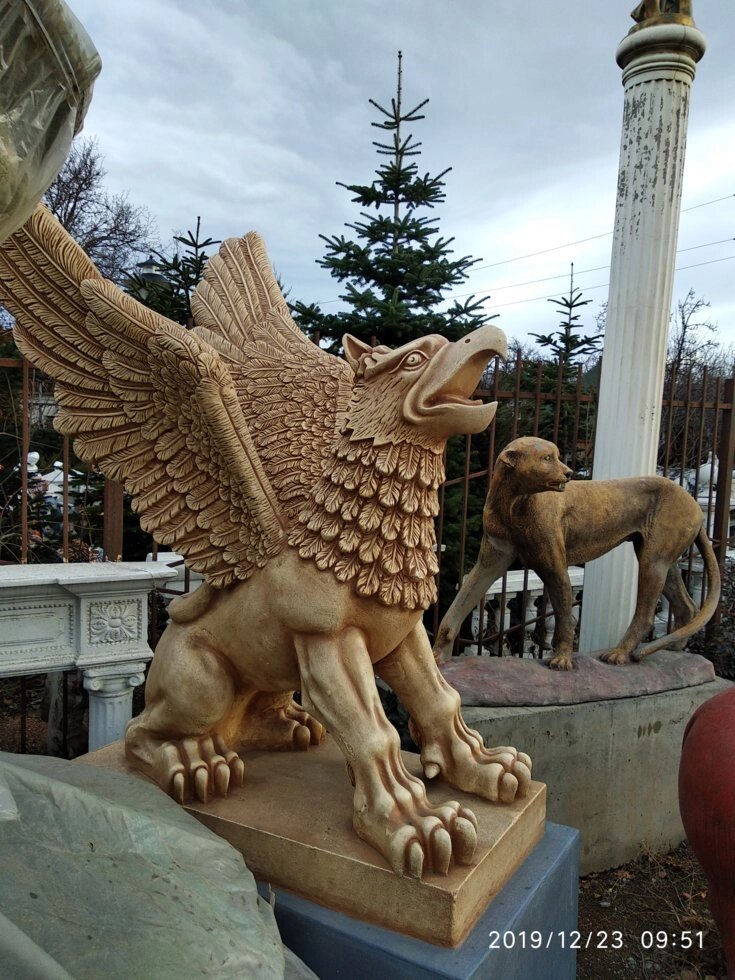Скульптура садовая для дачи -  Грифон большой. Арт. 15 от компании КЭУ - фото 1
