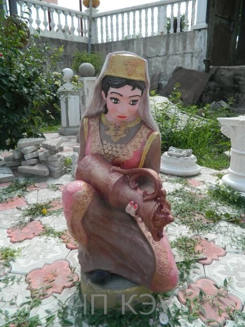 Уличная скульптура-Восточная девушка с кувшином. Арт. 260 от компании КЭУ - фото 1
