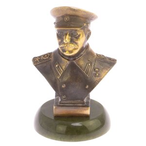 Бронзовый бюст Сталин И. В. на подставке из натурального нефрита / настольная статуэтка