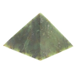 Пирамида из нефрита 4х4х3 см / нефритовая пирамида / пирамида из камня / каменная пирамидка