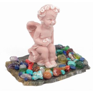 Сувенир "Ангел сидит с розой" из мрамолита 117700