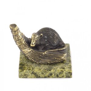Сувенир "Крыса на венике" бронза змеевик 116173