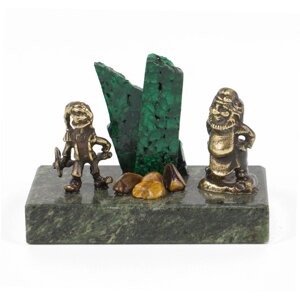 Сувенирная статуэтка фигурки "Гномы рудокопы" бронза камень змеевик
