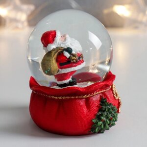 Сувенир полистоун водяной шар "Дед Мороз с мешком подарков" 7х6,7х8,8 см (6 шт)