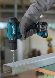 Дрель-шуруповерт Makita DF333DWAE аккум. патрон: быстрозажимной (кейс в комплекте)