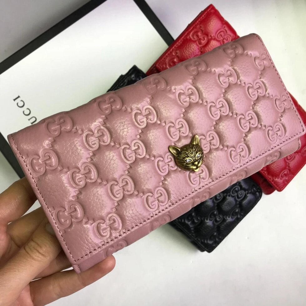 Кошелек Gucci GG вдавленное лого с кошкой от компании Интернет Магазин брендовых сумок и обуви - фото 1