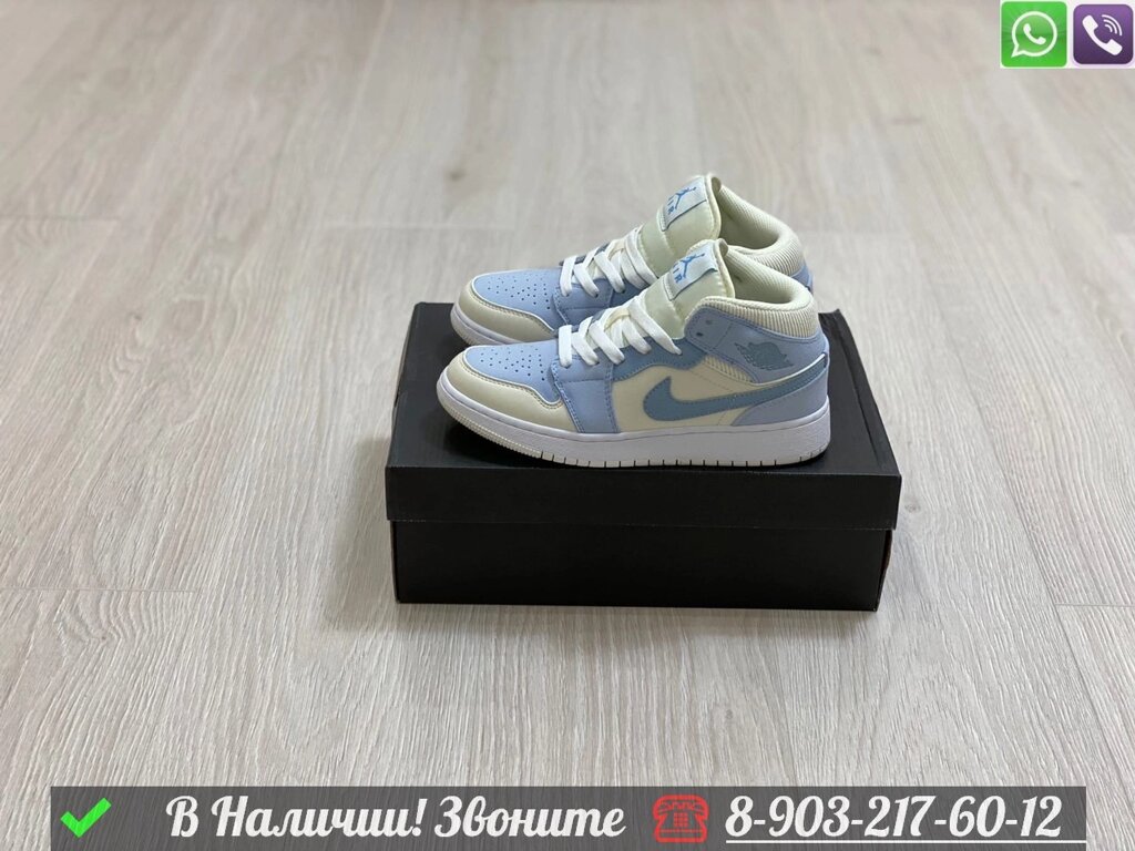 Кроссовки Nike Air Jordan 1 Mid голубые от компании Интернет Магазин брендовых сумок и обуви - фото 1