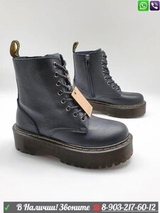 Ботинки Dr. Martens на шнуровке черные