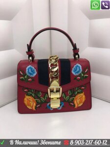 Сумка Gucci Sylvie с цветами Gucci клатч Бордовый