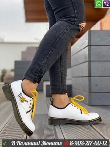 Ботинки Dr. Martens на толстой подошве Белый