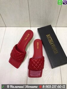 Шлепанцы Bottega Veneta стеганые Красный