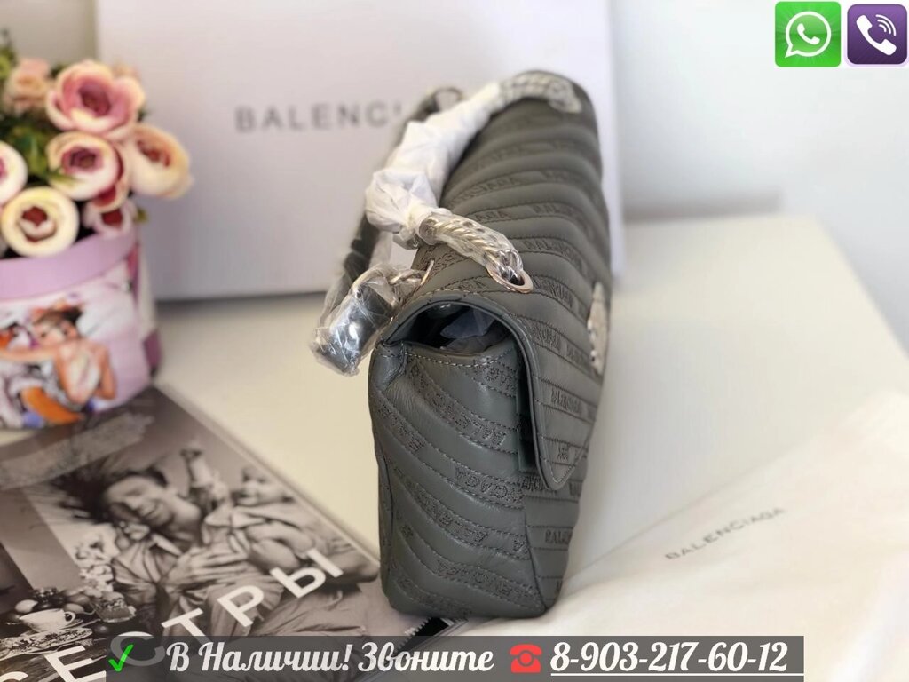 Сумка бордовая Balenciaga BB Round M Баленсиага Charms с брелками от компании Интернет Магазин брендовых сумок и обуви - фото 1