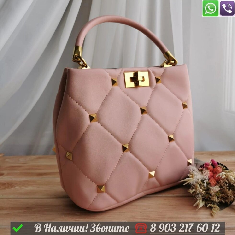 Сумка Valentino Roman Stud розовая от компании Интернет Магазин брендовых сумок и обуви - фото 1