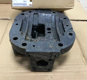 Крышка корпуса гидронасоса HITACHI ZX330, (каталожный номер 1022441)