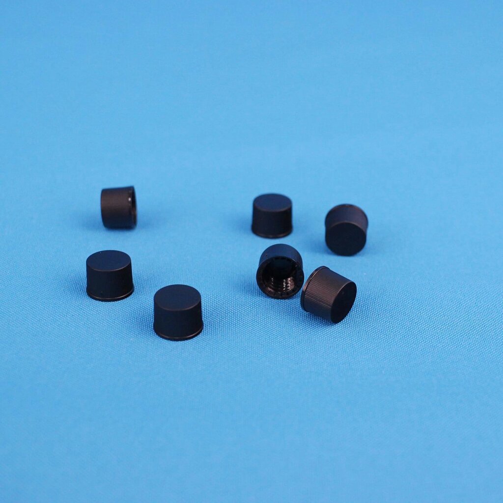 Крышка к винтовым виалам с резьбой 8-425, черная, без отв., 100 шт/упак от компании Labdevices - Лабораторное оборудование и посуда - фото 1