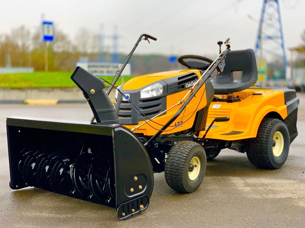 Минитрактор Cub Cadet LT3 PR105 с снегоуборщиком от компании ПРОФТРАКТОР - Магазин тракторов и садовой техники - фото 1