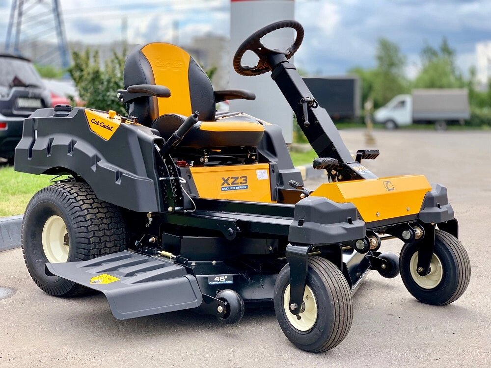 Райдер садовый Cub Cadet XZ3 122 с нулевым разворотом от компании ПРОФТРАКТОР - Магазин тракторов и садовой техники - фото 1