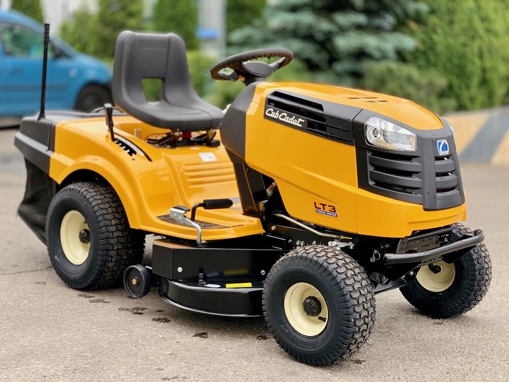 Садовый трактор Cub Cadet LT3 PR105 от компании ПРОФТРАКТОР - Магазин тракторов и садовой техники - фото 1